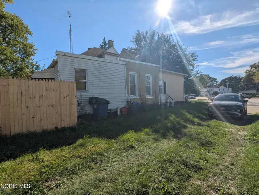 205 Courtland Avenue, Toledo, OH 43609 - #2