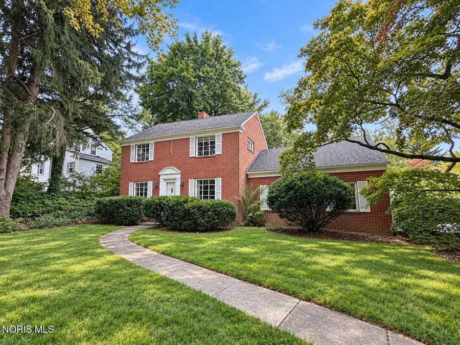 2239 Dundas Road, Ottawa Hills, OH 43606 - #2