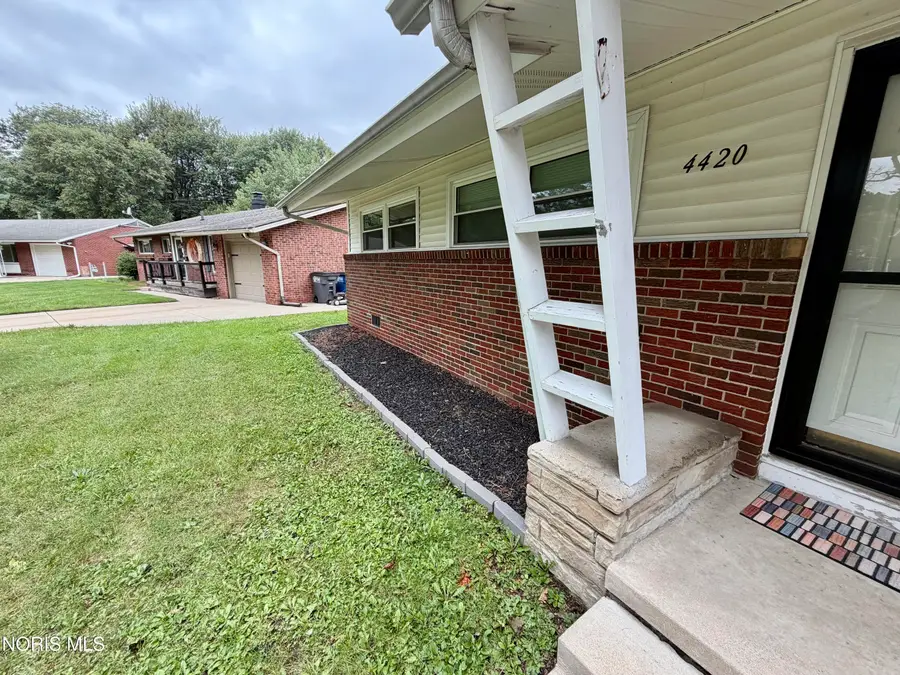 4420 Drummond Road, Toledo, OH 43613 - #3