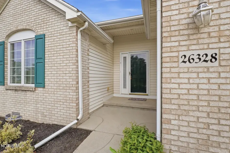26328 W Wexford Drive, Perrysburg, OH 43551 - #3
