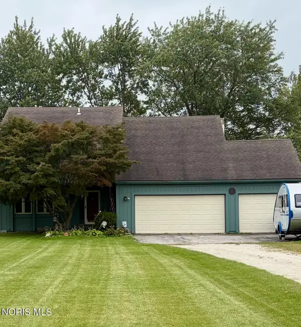 8260 Arquette Road, Oregon, OH 43616