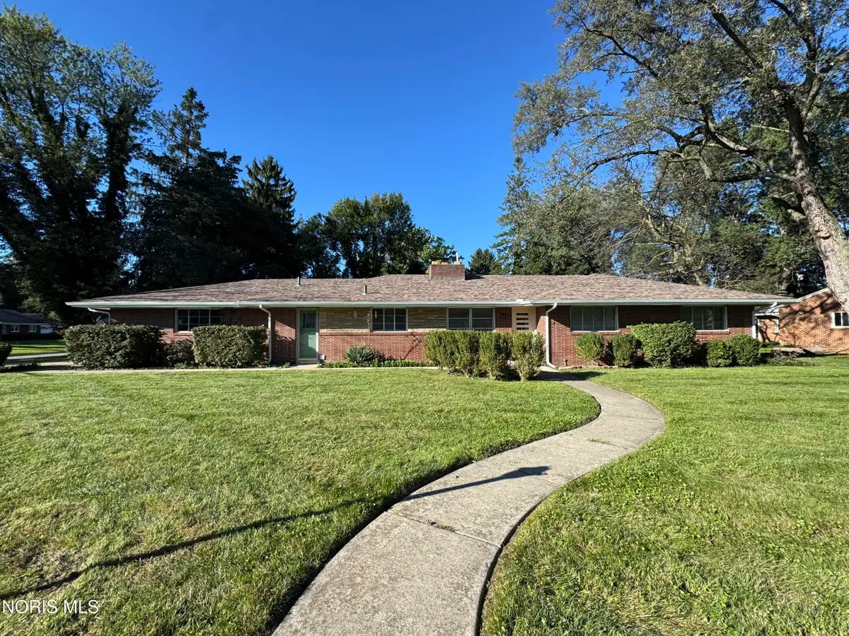 2208 Valley Brook Drive, Toledo, OH 43615 - #1