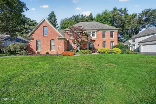 8900 Oak Valley Road, Holland, OH 43528