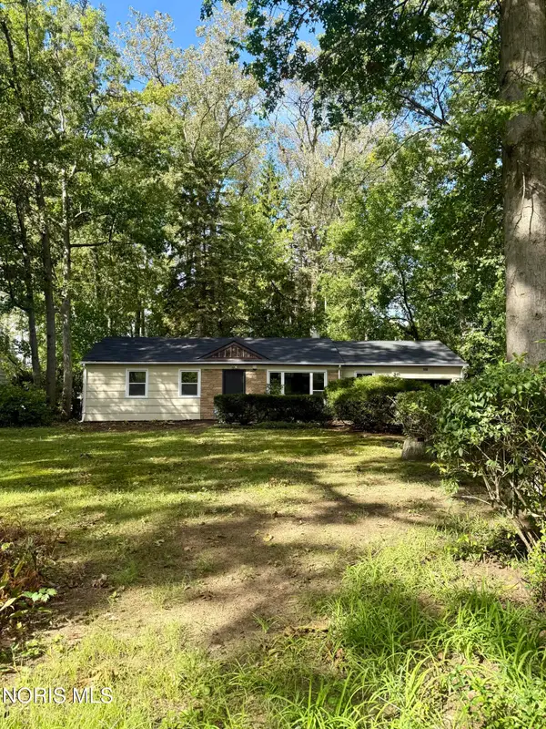 5045 Fairgreen Drive, Toledo, OH 43613