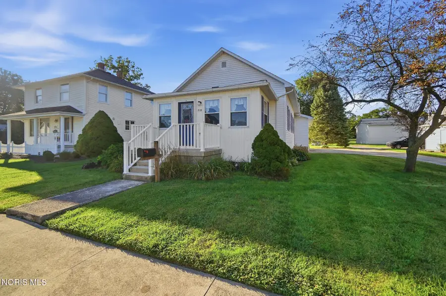 715 E Madison Street, Gibsonburg, OH 43431 - #3