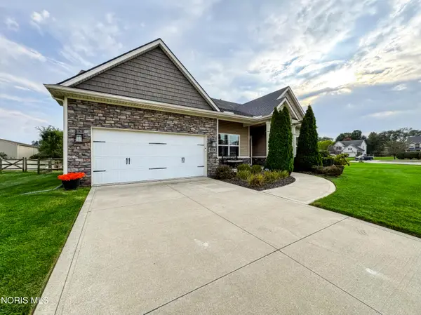 132 Hidden Village Lane, Holland, OH 43528