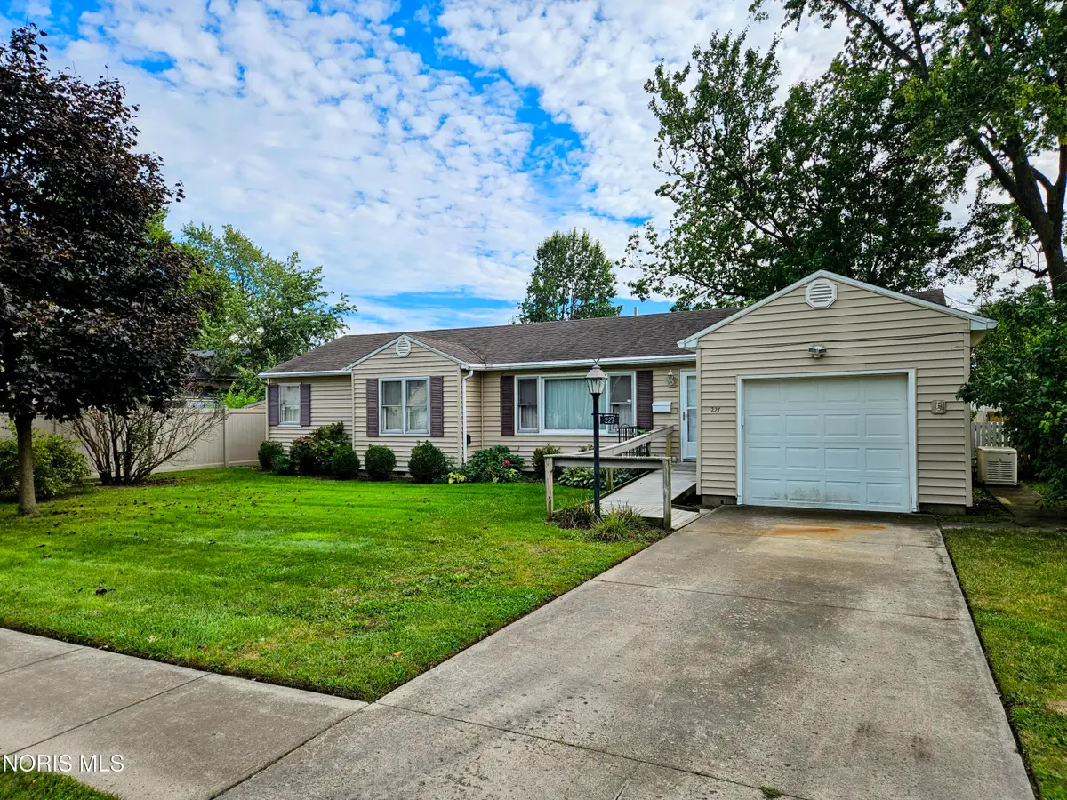 227 Elizabeth Avenue, Findlay, OH 45840 - #1