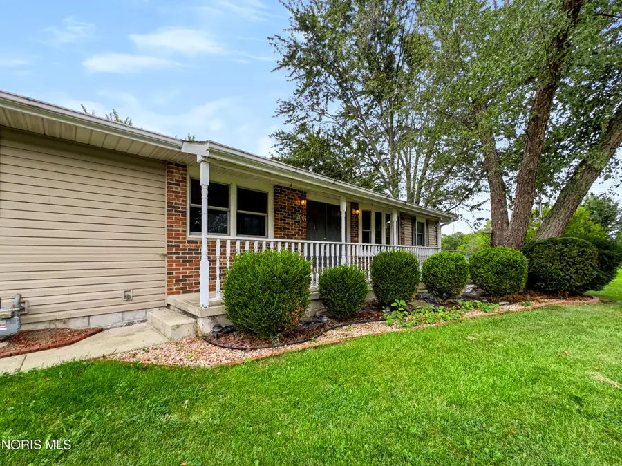 1001 W Bigelow Avenue, Findlay, OH 45840 - #2
