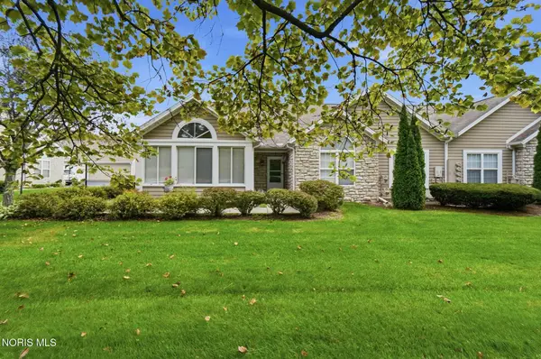 2279 Whispering Pines Drive, Toledo, OH 43617