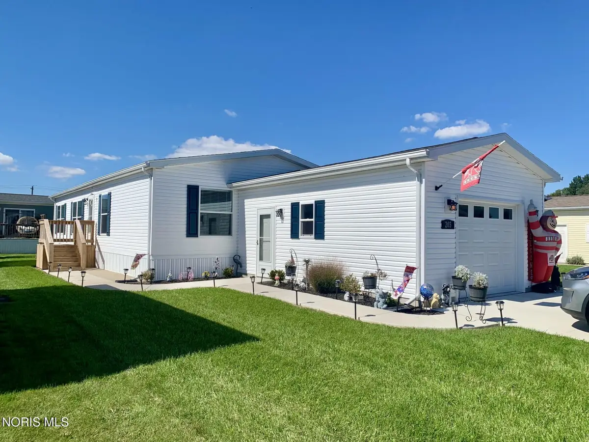 203 Meadowood Drive, Walbridge, OH 43465 - #1