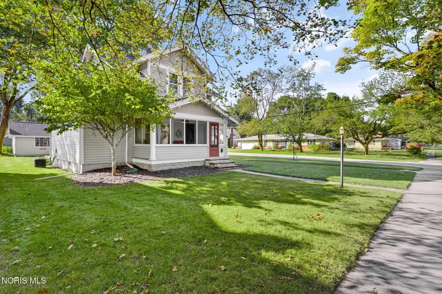242 W 7th Street, Perrysburg, OH 43551 - #3