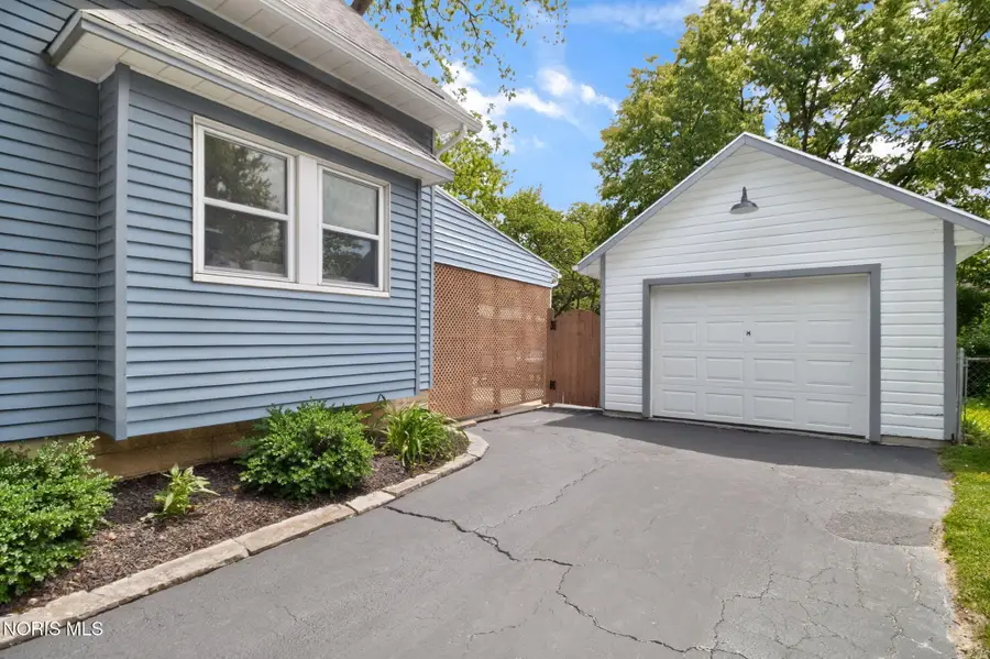 432 E 5th Street, Perrysburg, OH 43551 - #3