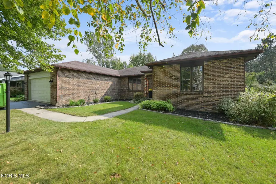 6857 Greentree Lane, Maumee, OH 43537 - #2