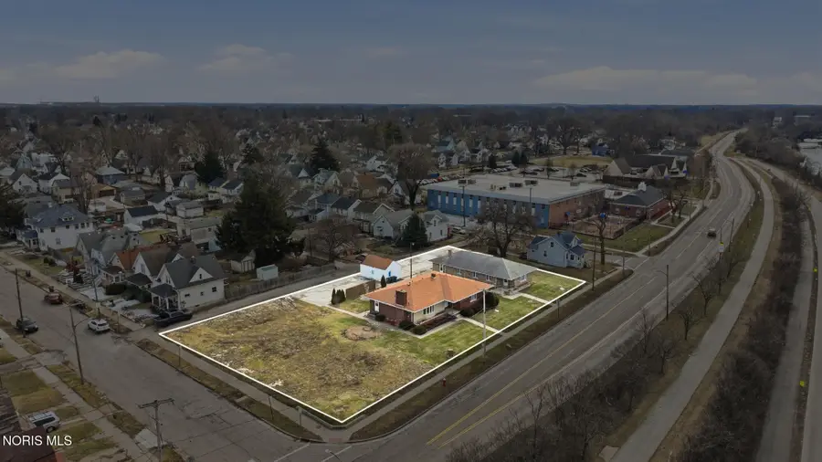 4 Nevada Street, Toledo, OH 43605 - #3