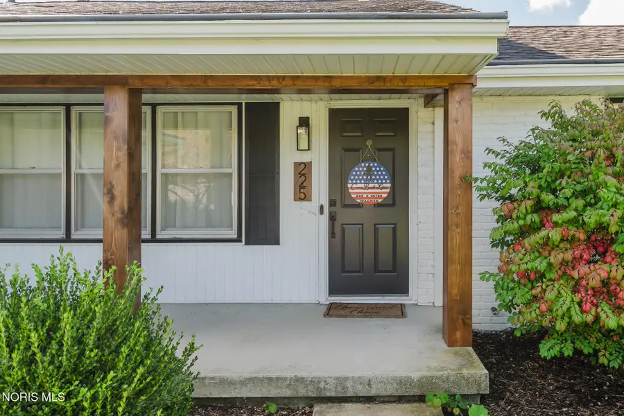 255 E Yates Avenue, Findlay, OH 45840 - #2