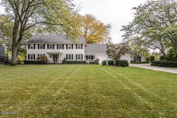 60 Back Bay Road, Bowling Green, OH 43402