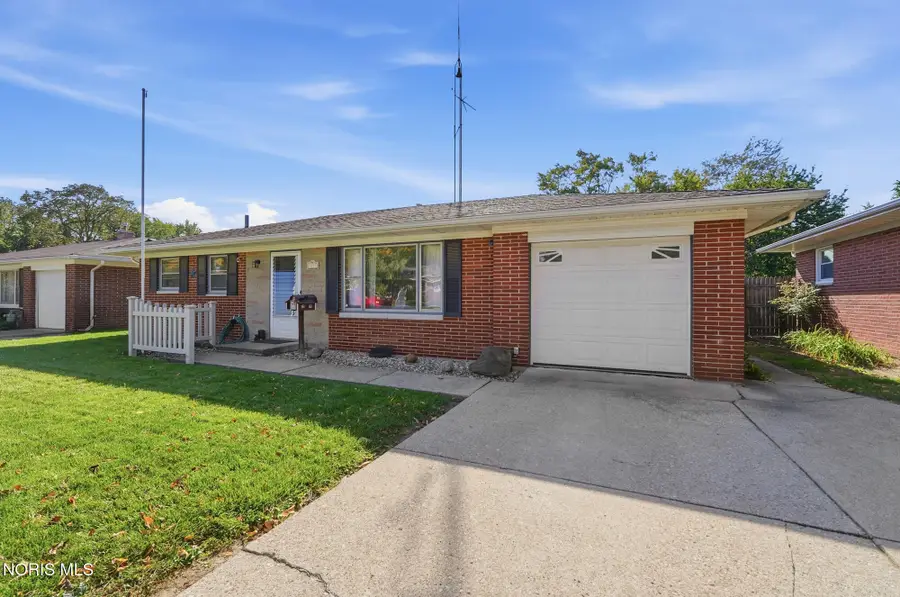 1037 Rosedale Street, Maumee, OH 43537 - #3