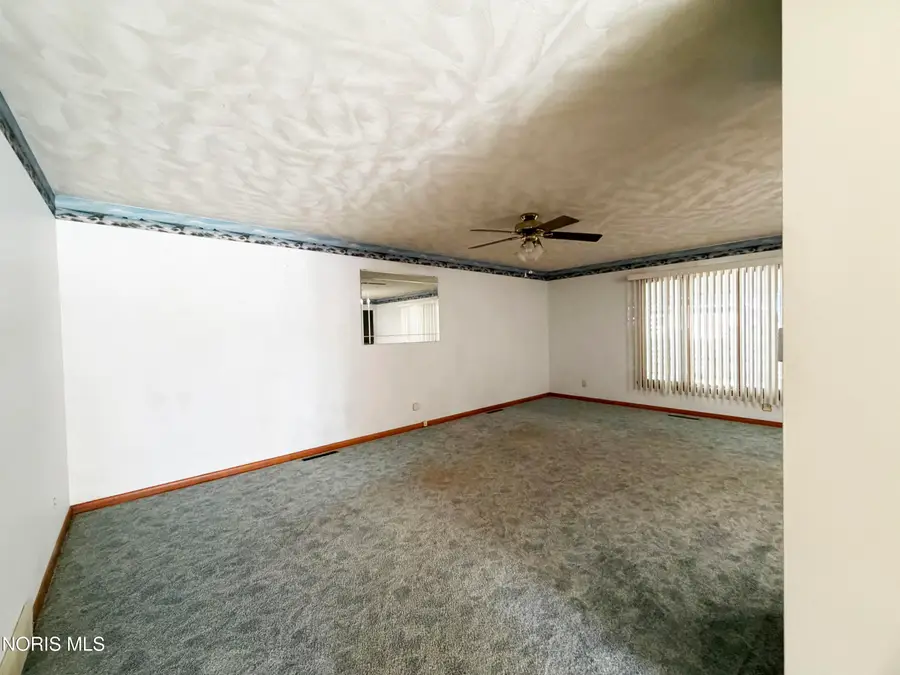 519 Glenview Drive, Fostoria, OH 44830 - #3