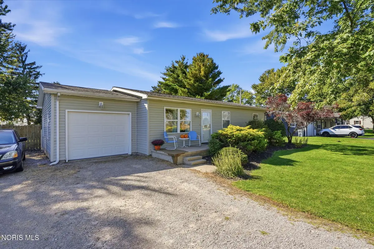 1311 E Bigelow Avenue, Findlay, OH 45840 - #1