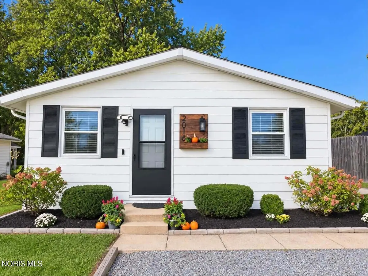 2016 Park Street, Findlay, OH 45840 - #1