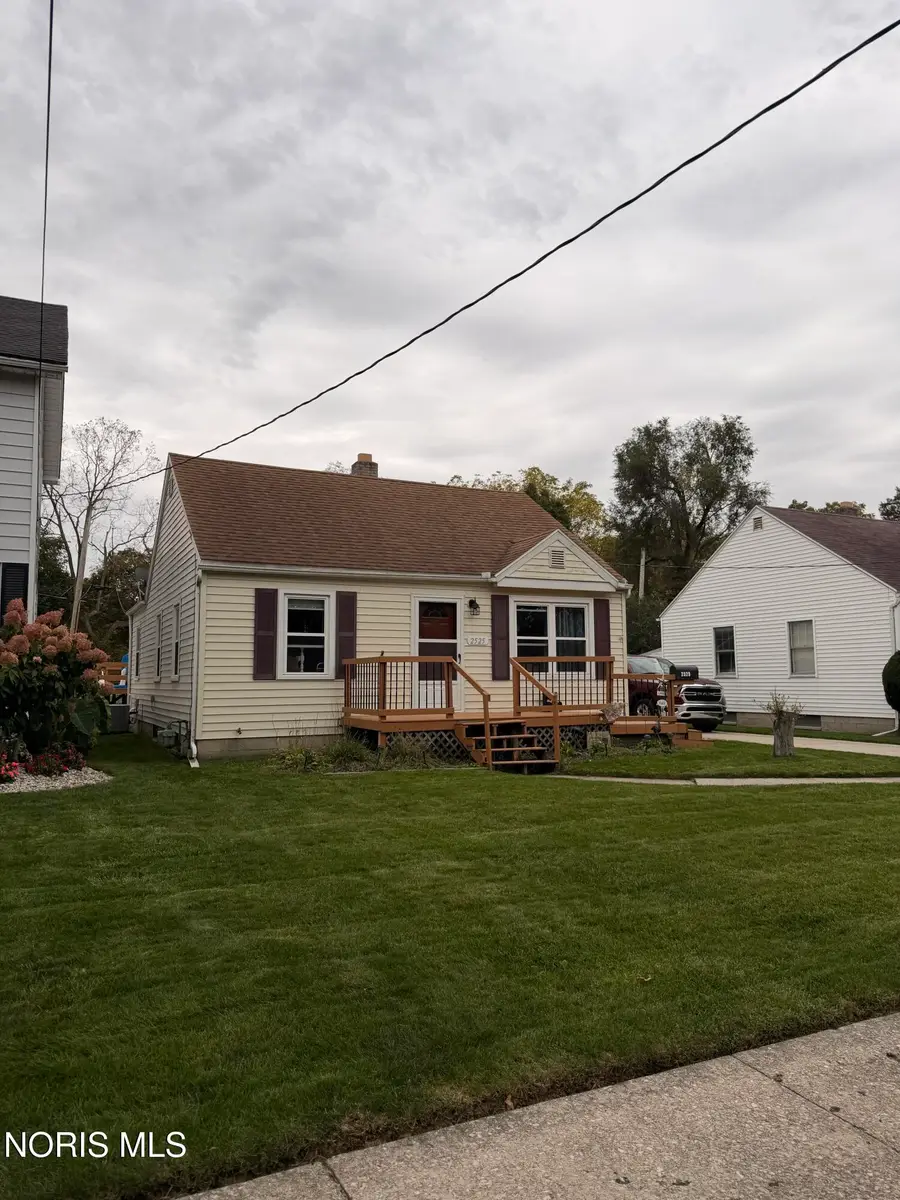 2525 Southwood Road, Toledo, OH 43614 - #2