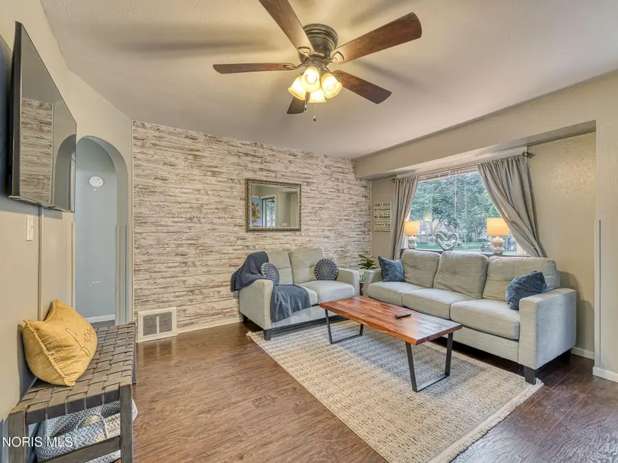 3902 Orono Drive, Toledo, OH 43614 - #2