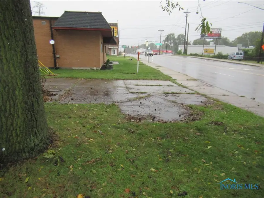 3037 Sherbrooke Road, Toledo, OH 43606 - Image #2
