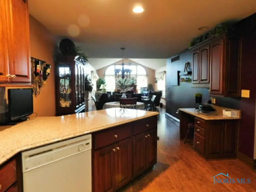 304 Oakview (unit E) Drive, Ottawa, OH 45875 - Image #3