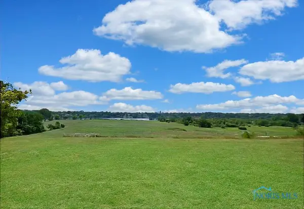 329 River Bend Lane, Maumee, OH 43537