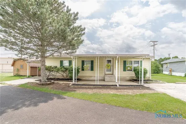 1203 Chateau Court, Findlay, OH 45840