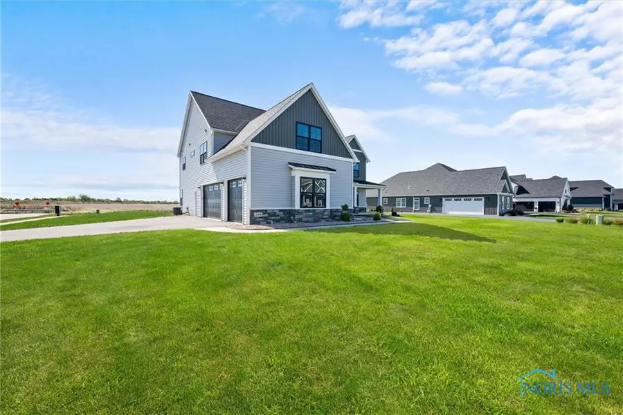 549 Canterbury Boulevard, Perrysburg, OH 43551 - Image #2