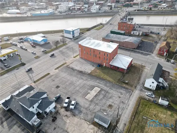 208 E State Street, Fremont, OH 43420