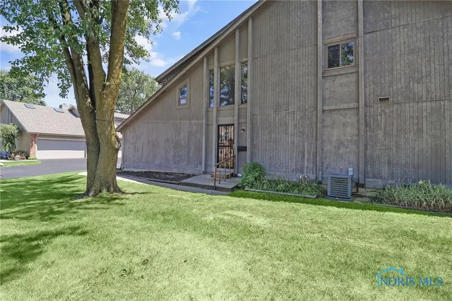 1144 Bernath Parkway, Toledo, OH 43615 - Image #2