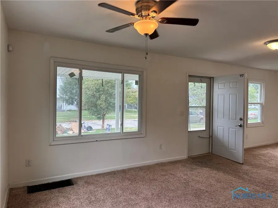 303 W Crawford Avenue, Toledo, OH 43612 - Image #3