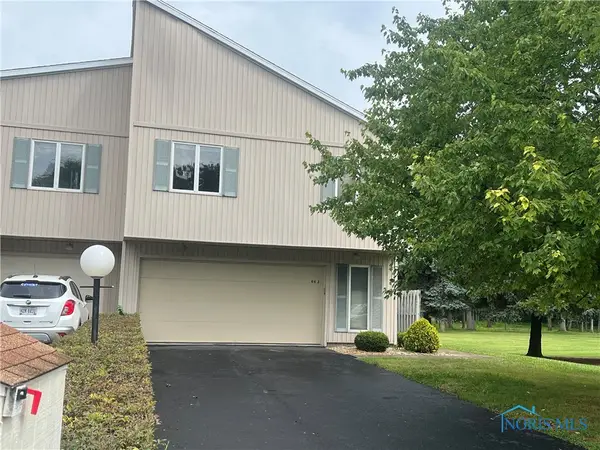 64 River Run Drive, Fremont, OH 43420