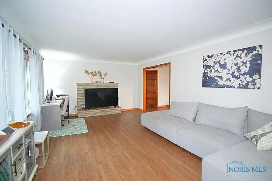 2113 Broadstone Road, Toledo, OH 43615 - Image #2