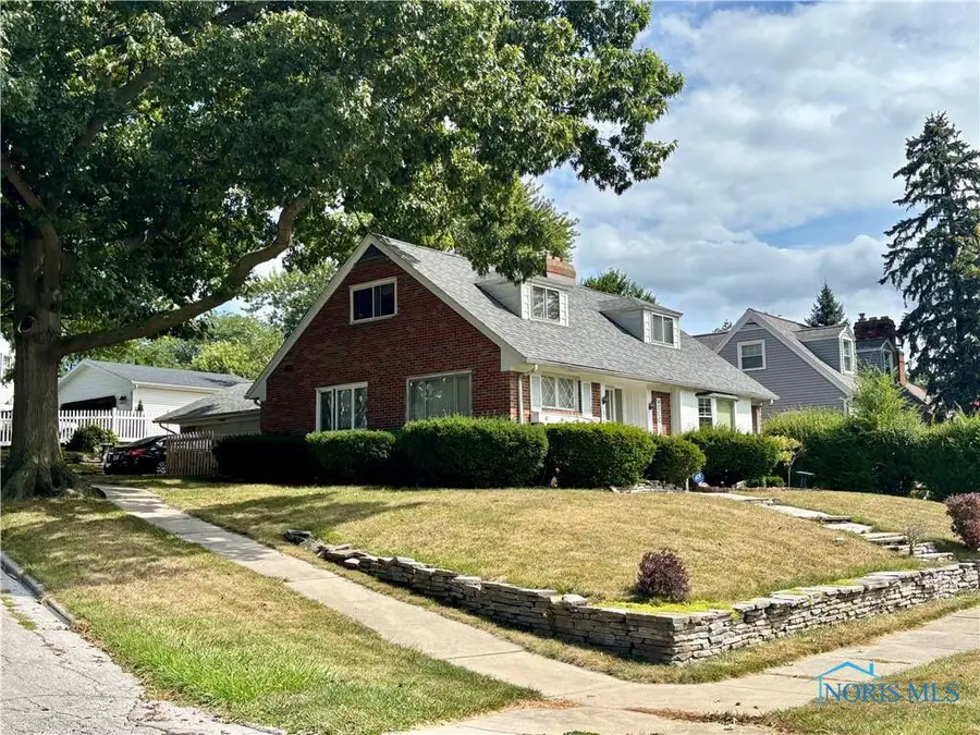 2455 Eastmoreland Drive, Oregon, OH 43616 - Image #2