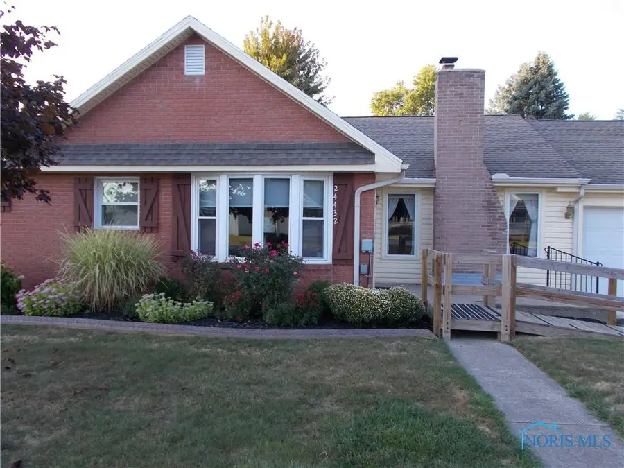 24432 W 3rd Street, Grand Rapids, OH 43522 - Image #2