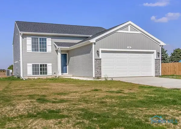 366 Douglas Drive, Liberty Center, OH 43532