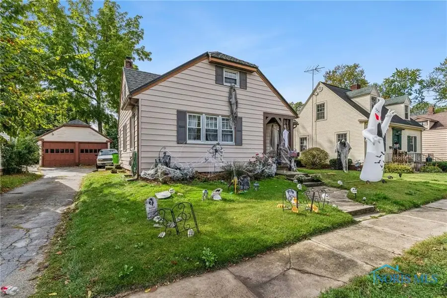 207 W Culbertson Street, Fostoria, OH 44830 - Image #2