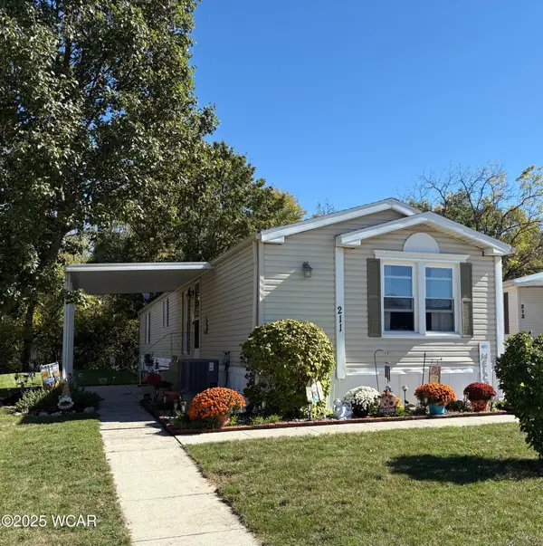 211 Pinewood Circle, Lima, OH 45804