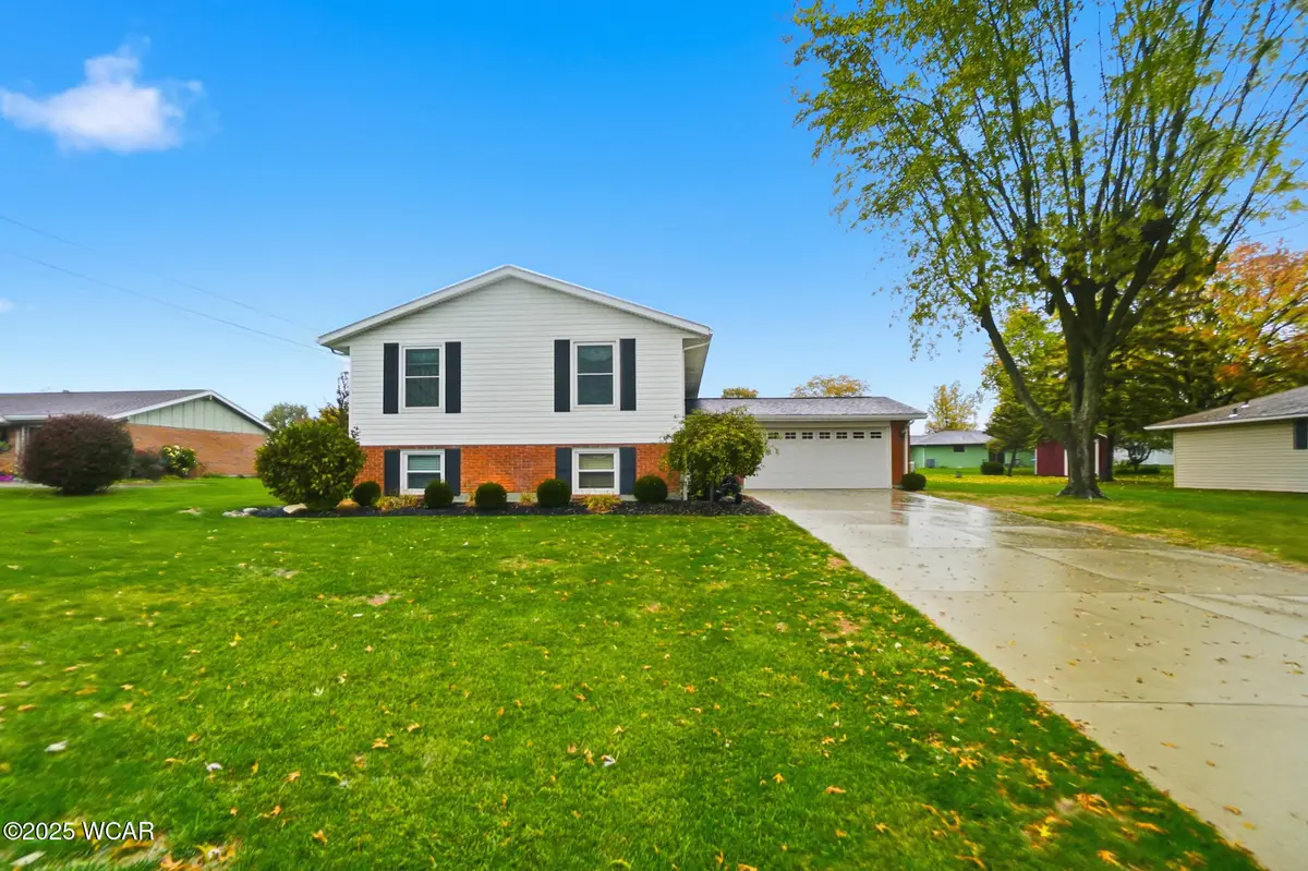 808 Aster Drive, Wapakoneta, OH 45895 - Image #1