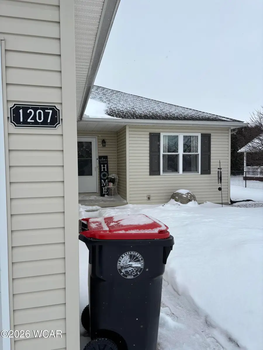 1207 Navajo Trail, Wapakoneta, OH 45895 - #2