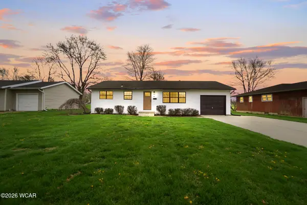 810 N Blackhoof Street, Wapakoneta, OH 45895