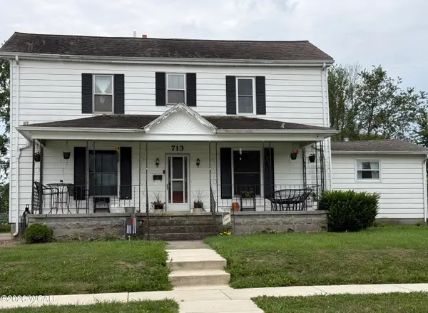 713 W Benton Street, Wapakoneta, OH 45895