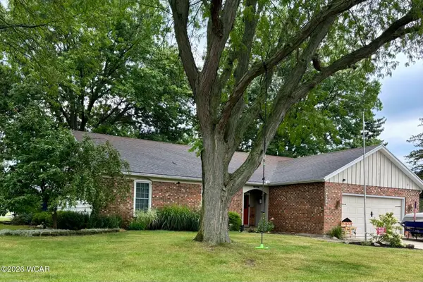 924 Aster Drive, Wapakoneta, OH 45895