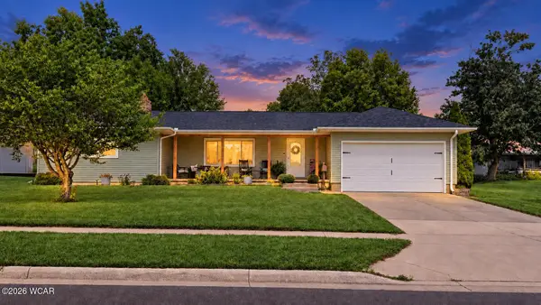 6 E Silver Street, Wapakoneta, OH 45895