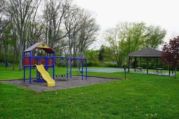 1730 W Choctaw Drive, London, OH 43140 - #3