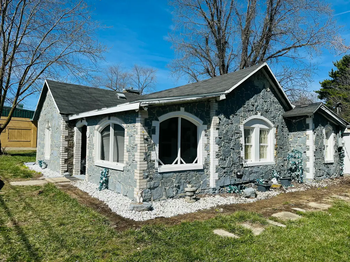 318 W Front Street, New Holland, OH 43145 - #1