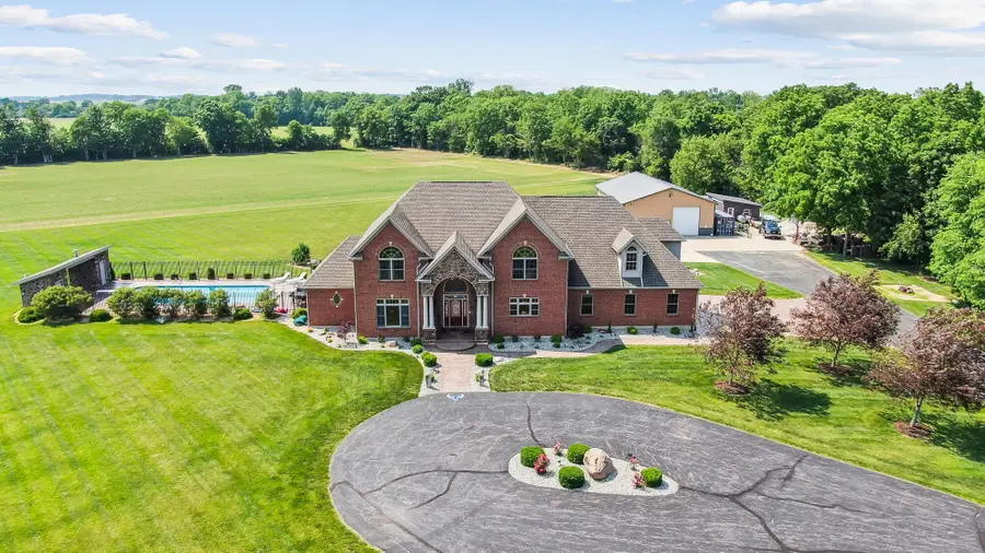 10568 N Casstown Sidney Road, Piqua, OH 45356 - Image #2